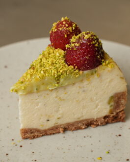 New York Cheesecake sa pistaćima i malinama